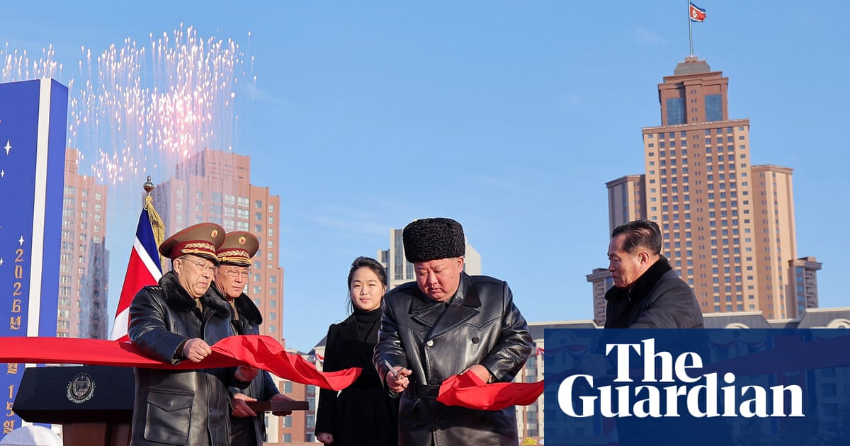 Kim Jong-un dévoile des logements pour les familles des Nord-Coréens tués dans la guerre en Ukraine | Corée du Nord