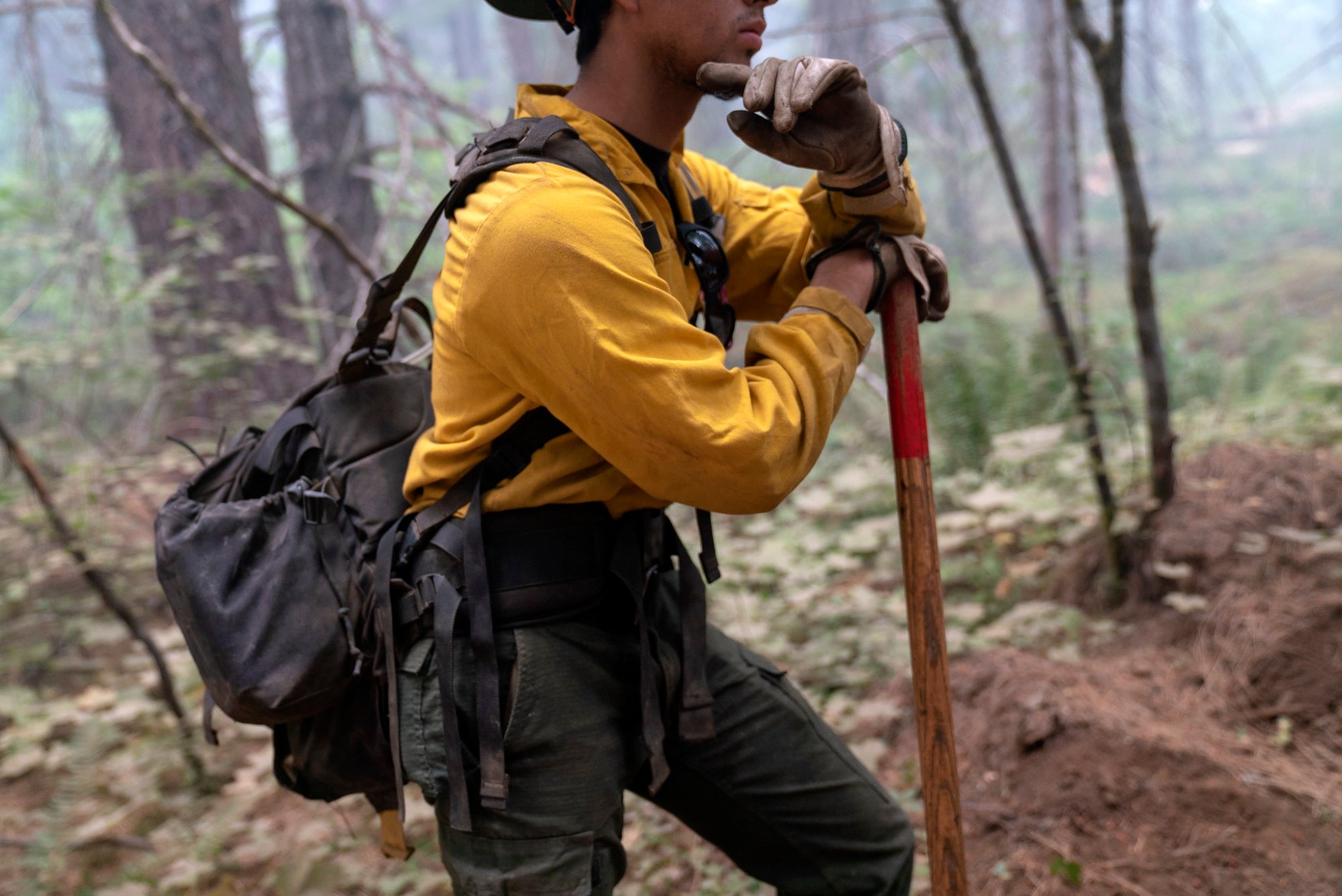 Il a fallu des années au Service forestier pour lutter contre les PFAS dans l’équipement des pompiers forestiers – ProPublica