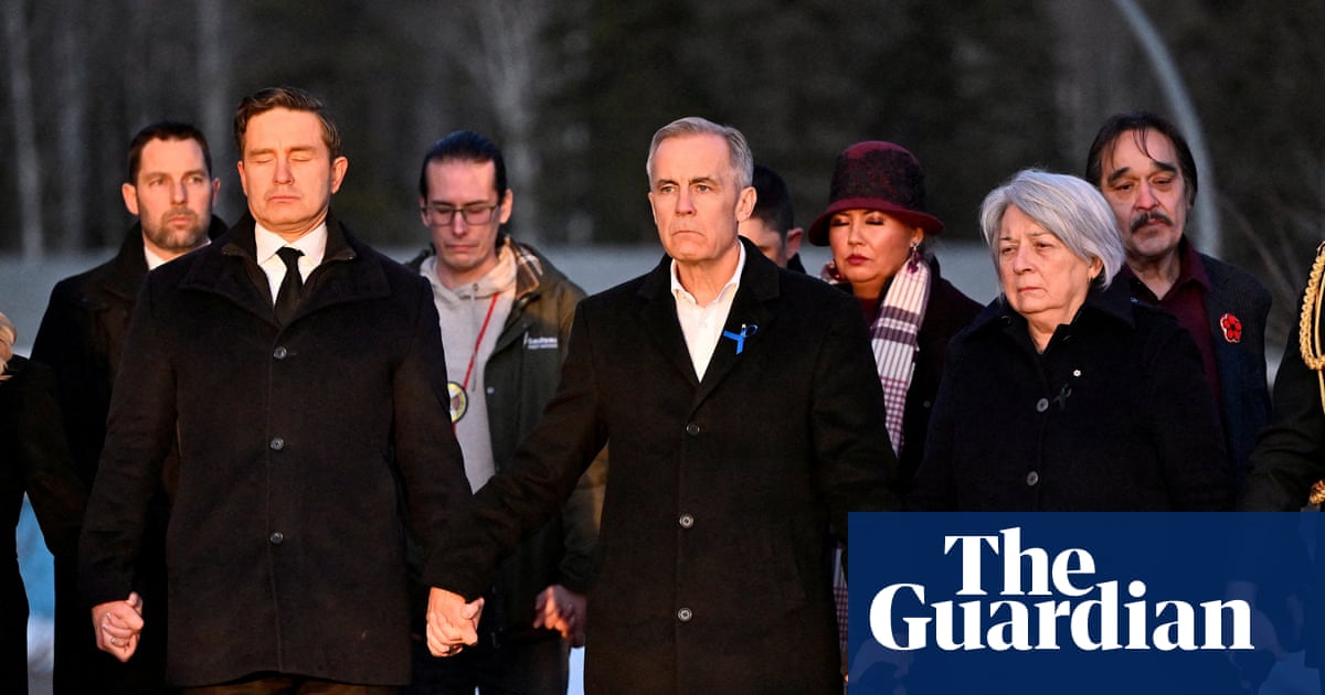 Mark Carney se joint au chef de l'opposition canadienne pour rendre hommage aux victimes de la fusillade dans une école | Fusillade à l'école de Tumbler Ridge