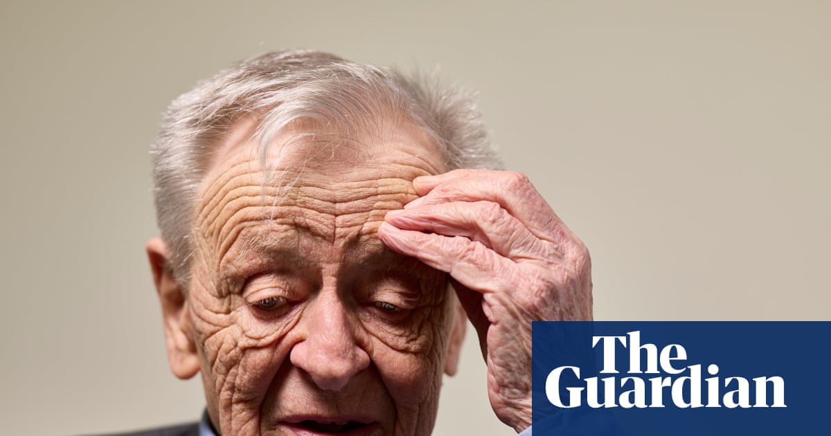 « Lever le pont-levis » : Alf Dubs critique les projets de Shabana Mahmood en faveur des enfants réfugiés | Shabana Mahmoud