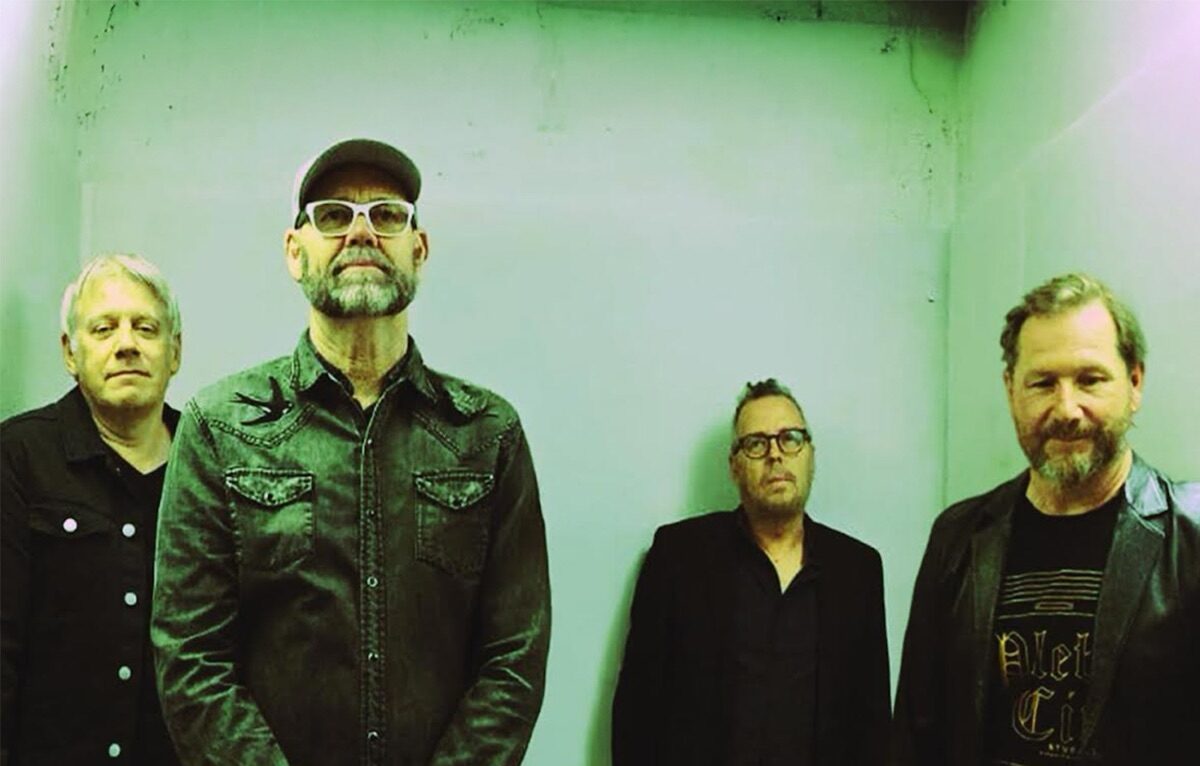 « Men Are a Luxury Item » – le monde ironique et ironique de The Petrov Affair brille sur la chanson titre de leur nouvel album. – Mafia de la banquette arrière