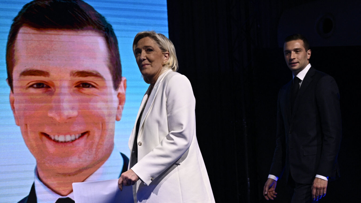 La sinistre tentative de Macron de « mettre la France à l’épreuve de Le Pen »