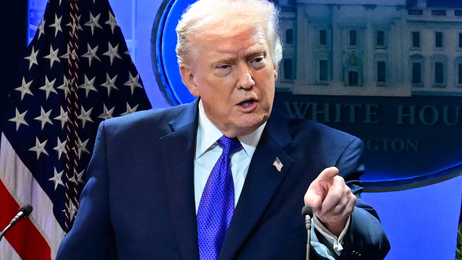 Les tarifs douaniers de Trump sont une attaque autodestructrice contre la démocratie