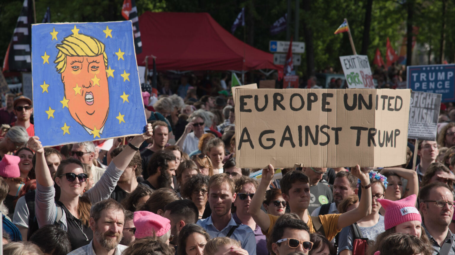 Pourquoi les élites européennes ont adopté un anti-américanisme ricanant