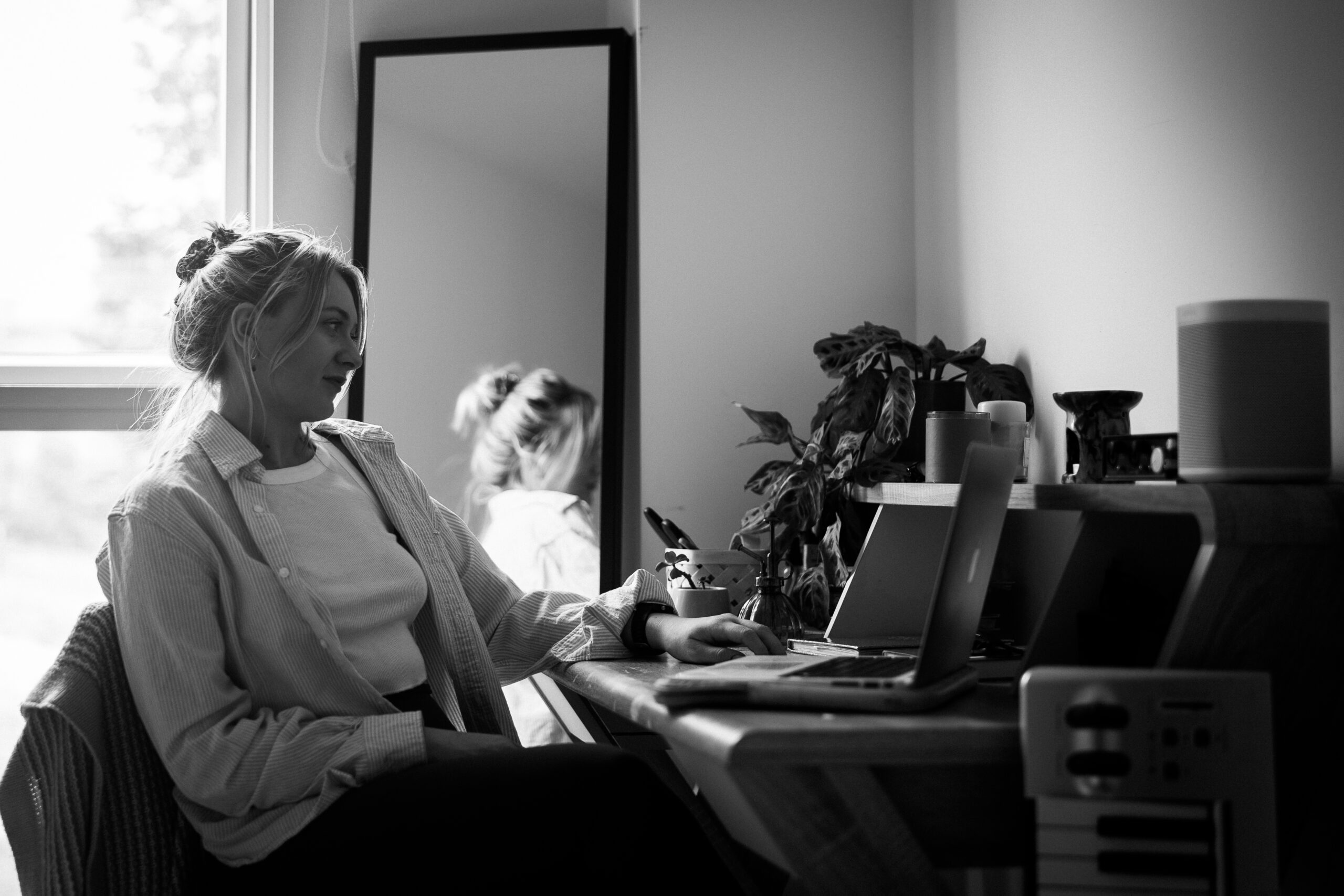 Rowan Flack brille sur son nouvel EP « Nap on the Sofa » – Backseat Mafia