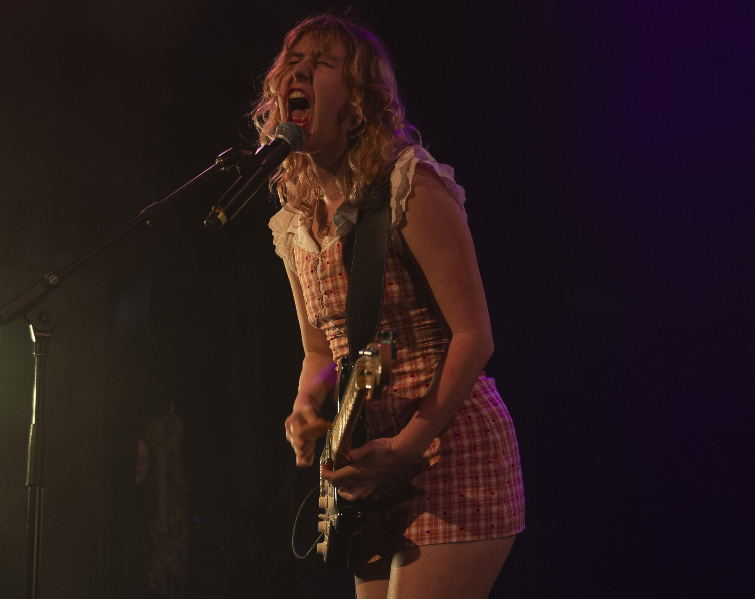 Les filles Lambrini explosent comme des cocktails Molotov au Metro Theatre de Sydney 27/02/2025 – Backseat Mafia