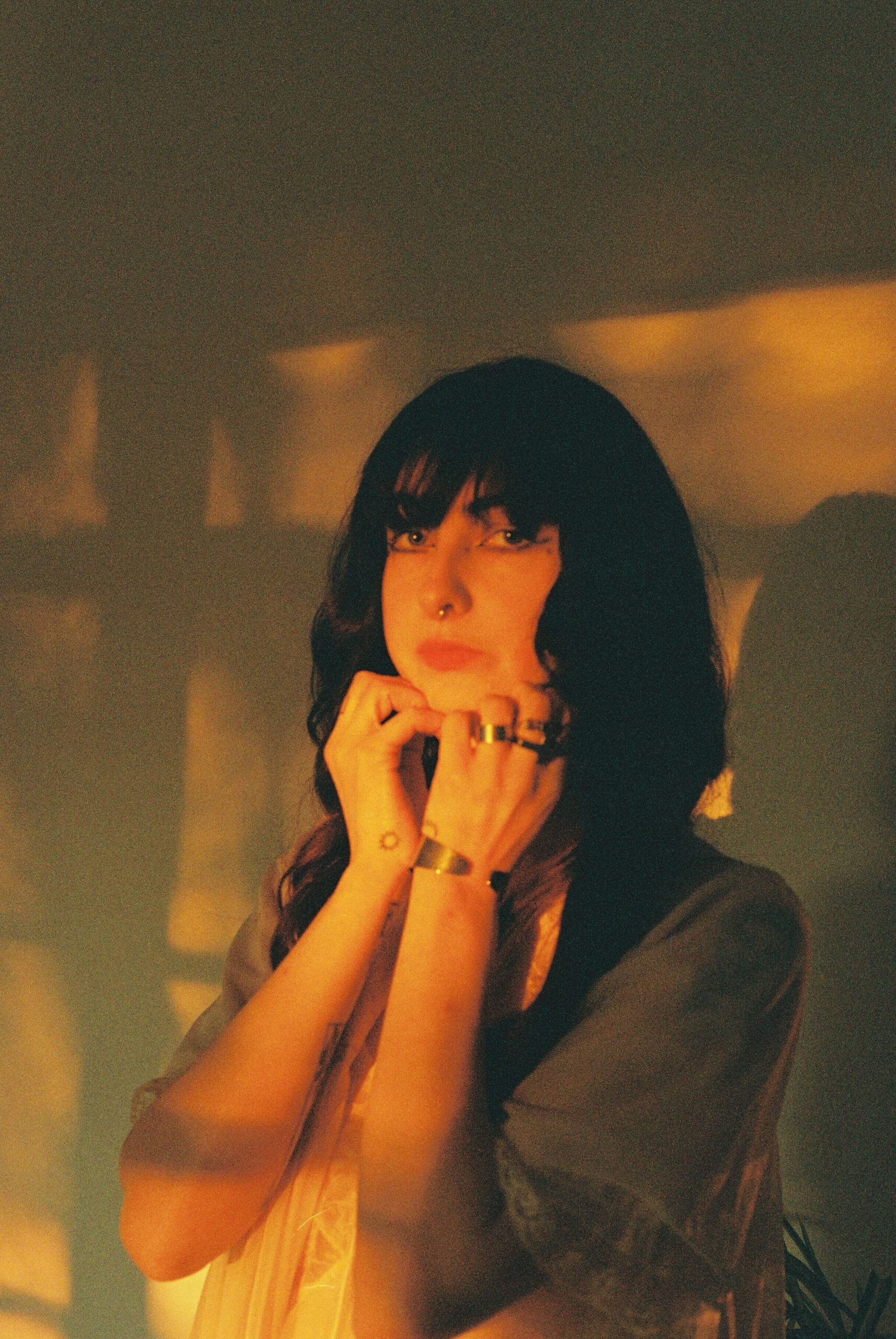 Vera Ellen revient avec « Gayfever » et annonce un nouvel album Heaven Knows What Time – Backseat Mafia