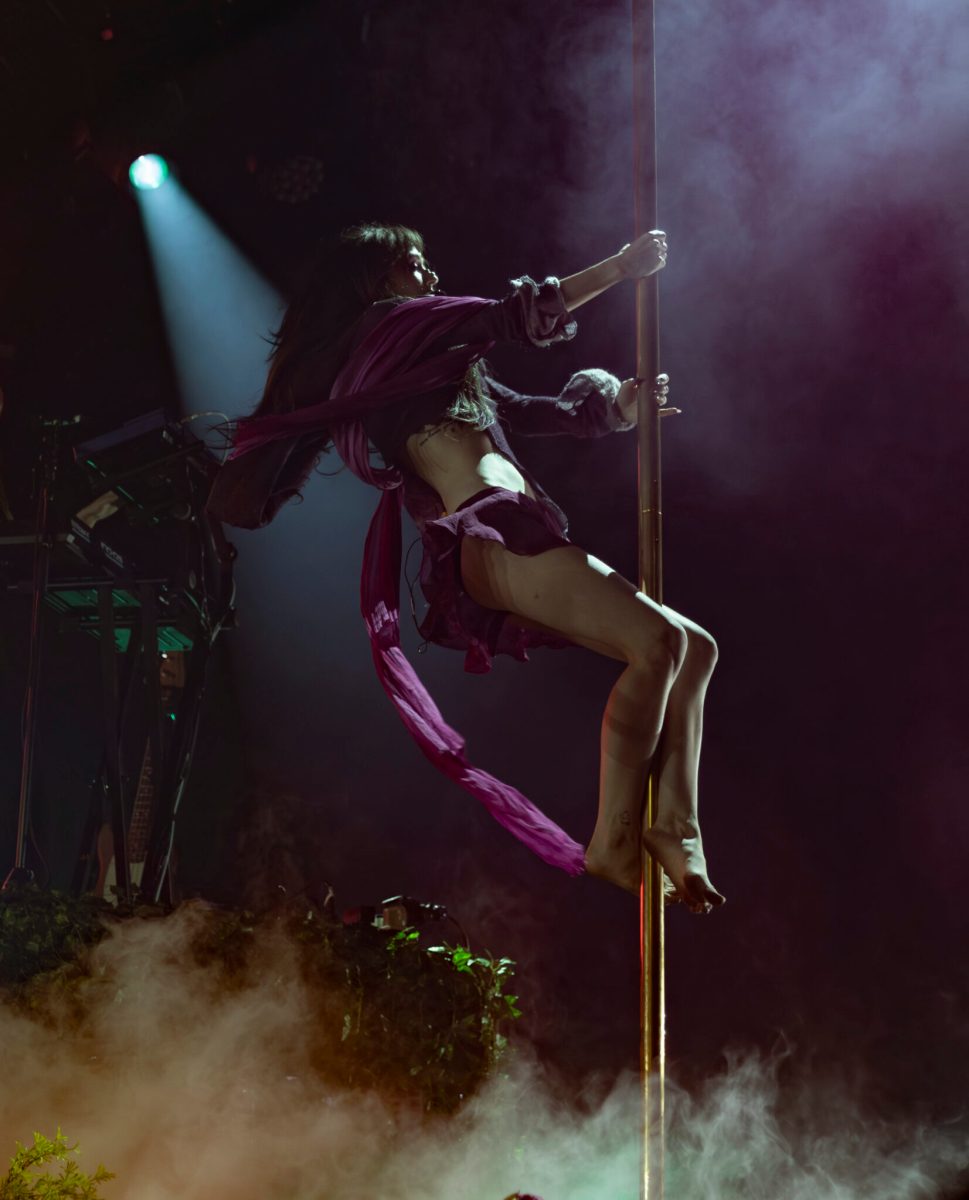 Peach PRC ouvre l'ère de la porcelaine avec une touche théâtrale dans le pavillon Hordern le 15 mars 2026 – Backseat Mafia