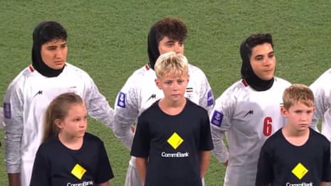 L'équipe féminine iranienne refuse de chanter l'hymne national avant le match de la Coupe d'Asie (vidéo)