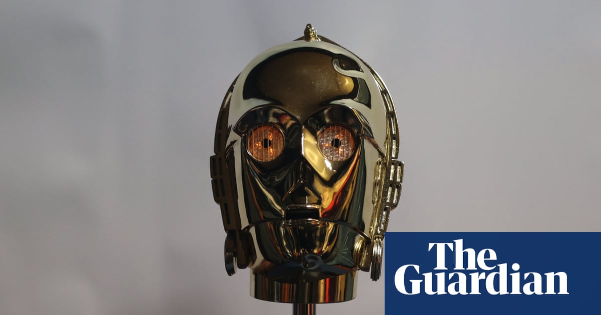 La tête C-3PO utilisée dans la suite de Star Wars “L'Empire contre-attaque” se vend aux enchères pour plus d'un million de dollars | film
