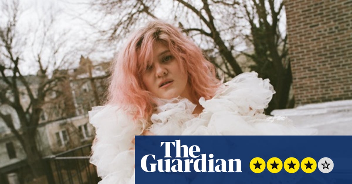 Grace Ives: Girlfriend review – L’auteur pop de chambre passe au grand écran pour une belle épopée de sobriété | Musique