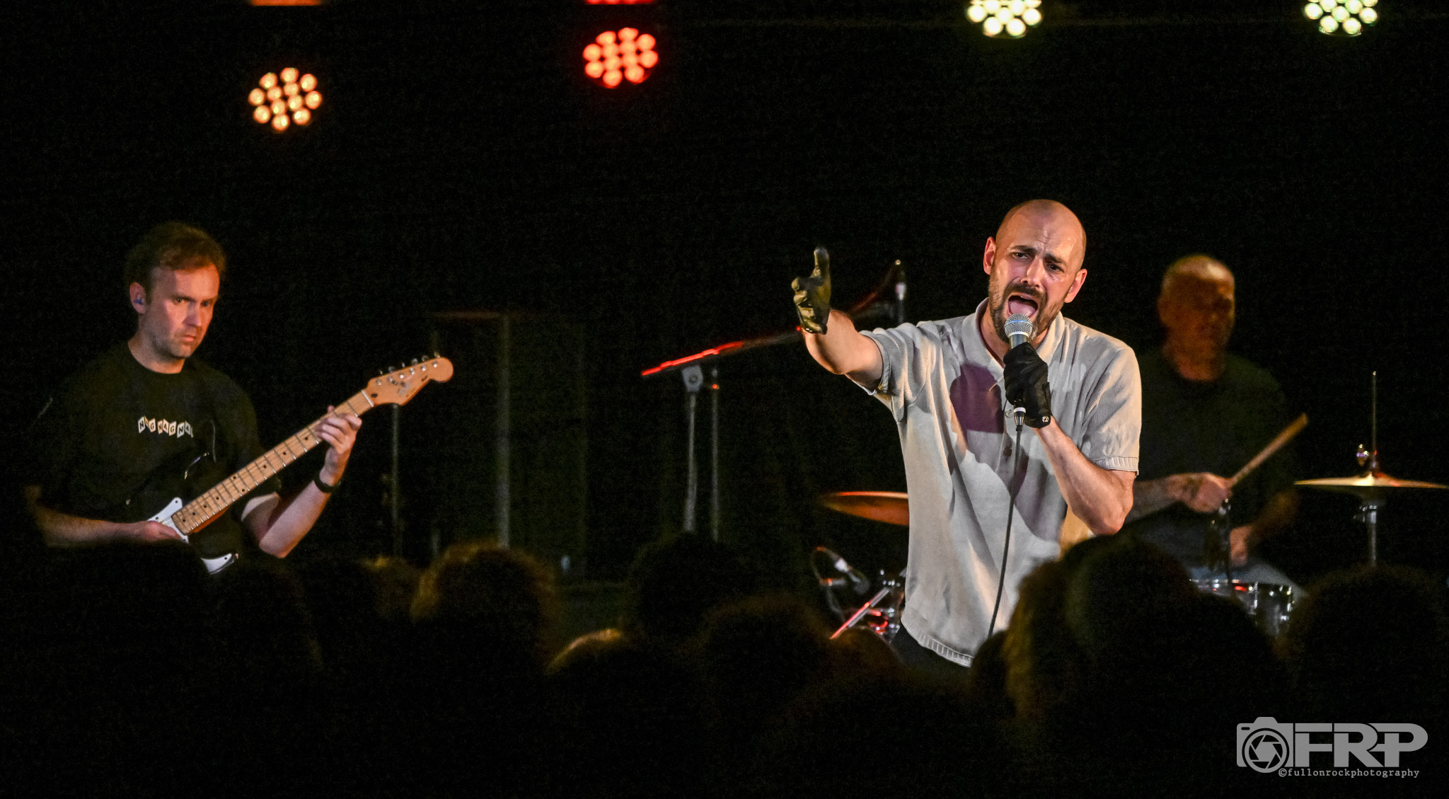 Les anneaux de suppression des courants de Foucault créent des ondes électriques au bar de l'autel, Hobart 27/02/2026 – Backseat Mafia