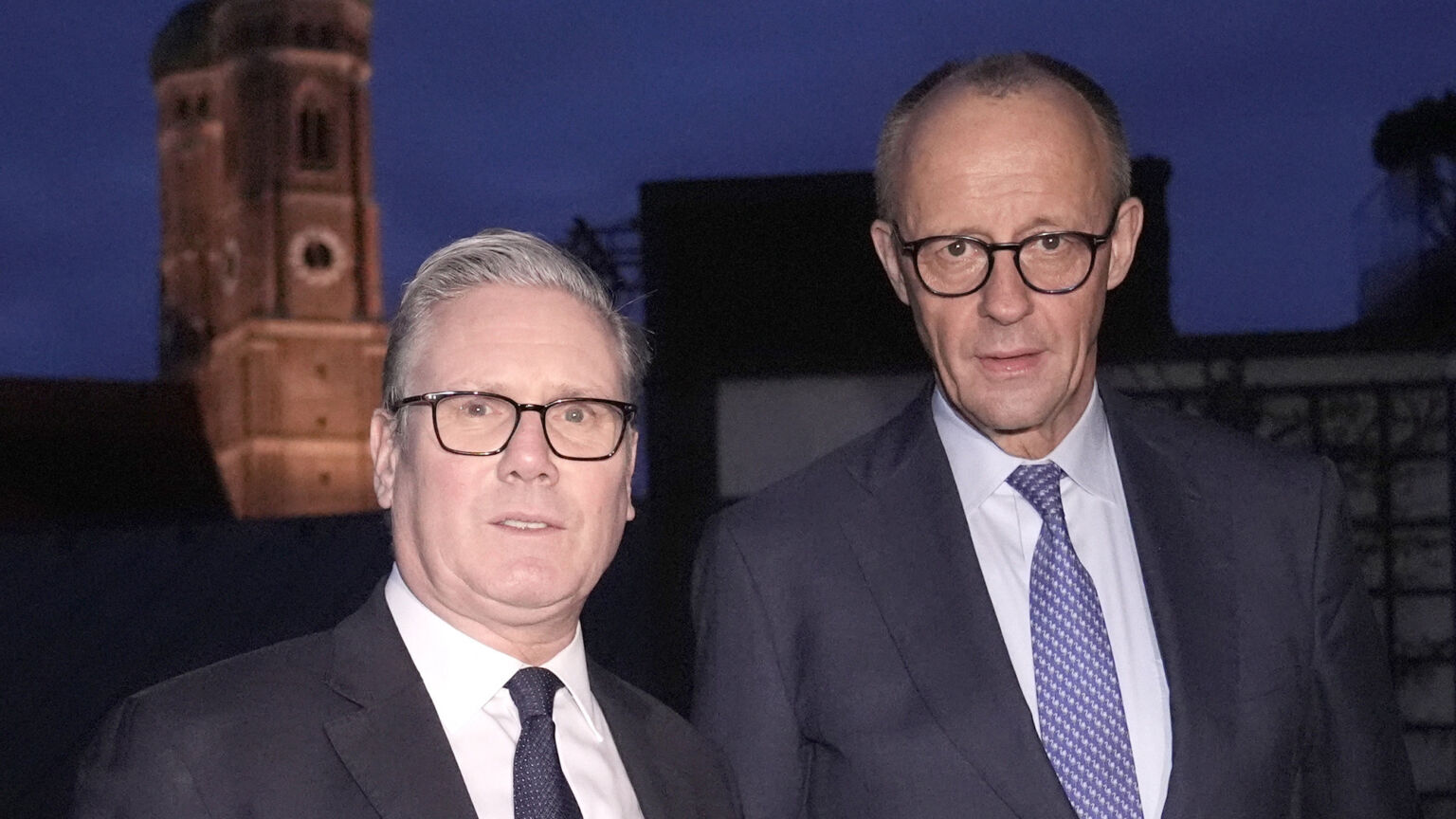 Starmer ne peut pas continuer à se cacher derrière le droit international