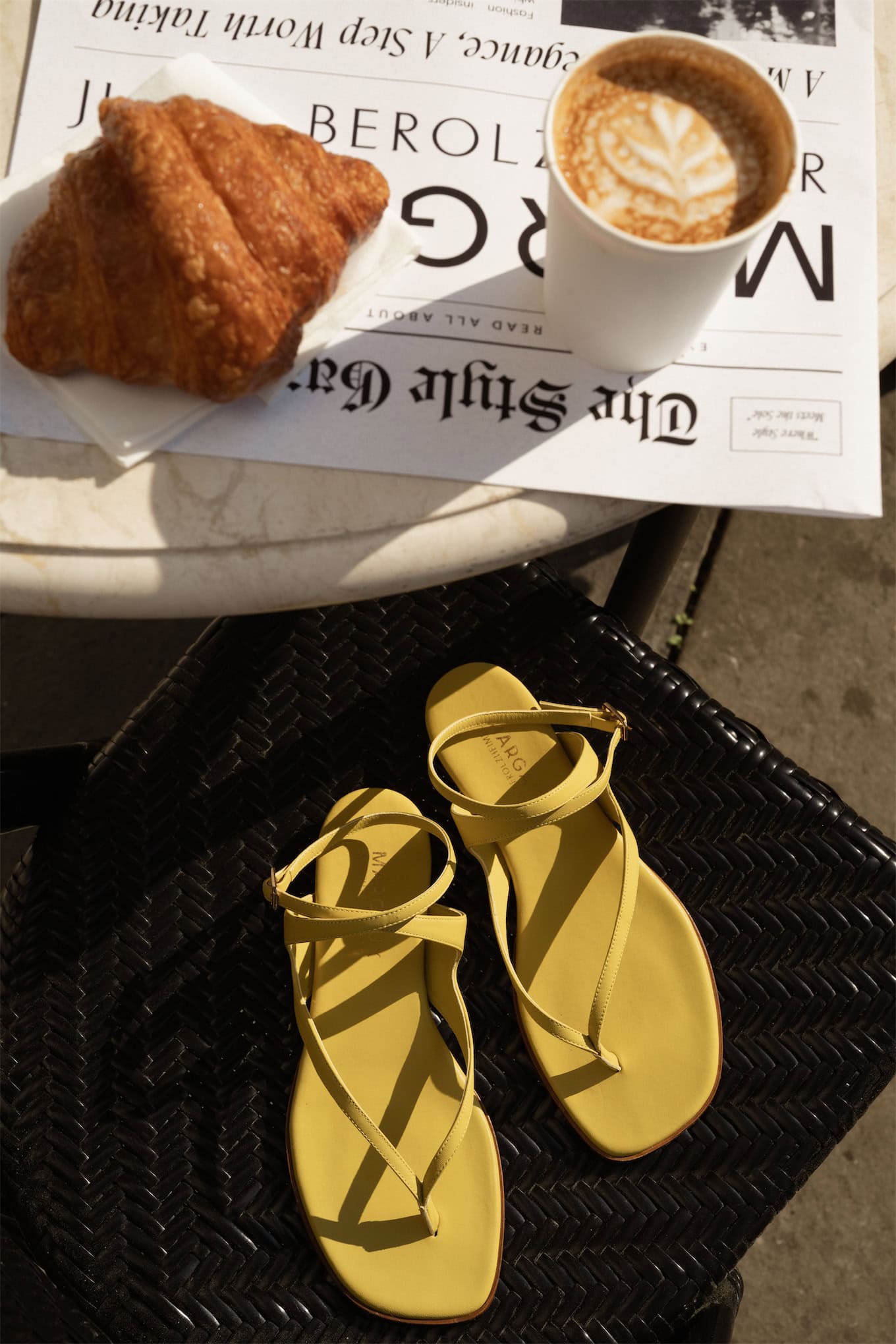 sandales à lanières en cuir jaune