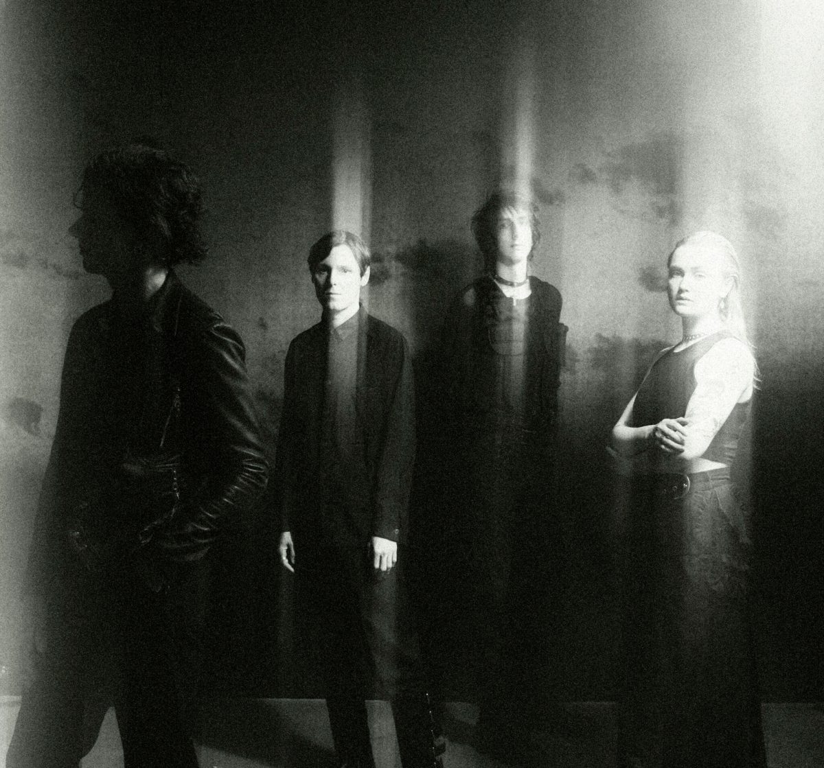 ^ “GUN rejoint The Horrors pour une tournée australienne tant attendue”