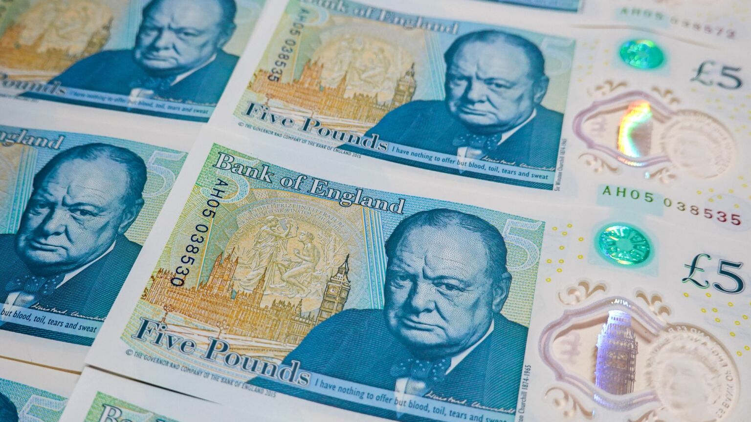 Pourquoi échangent-ils Churchill contre un hérisson sur nos billets de banque ?