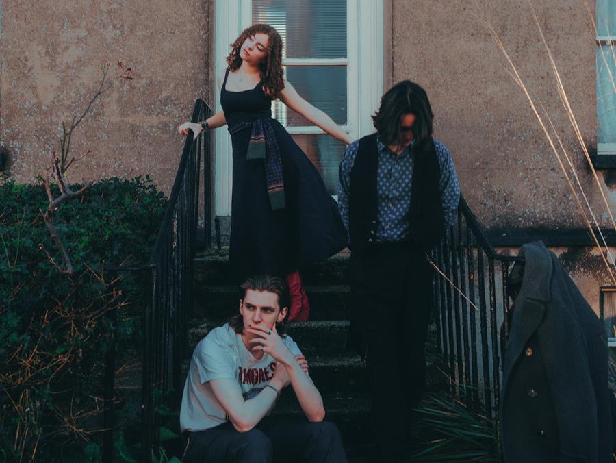 Morceau : Avec « Labour Of My Love » For Nina affine leur intensité tranquille