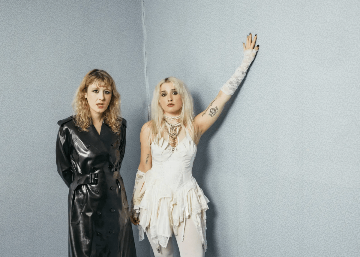 Titre : Les Lambrini Girls sortent un nouveau single déjanté « Cult of Celebrity »