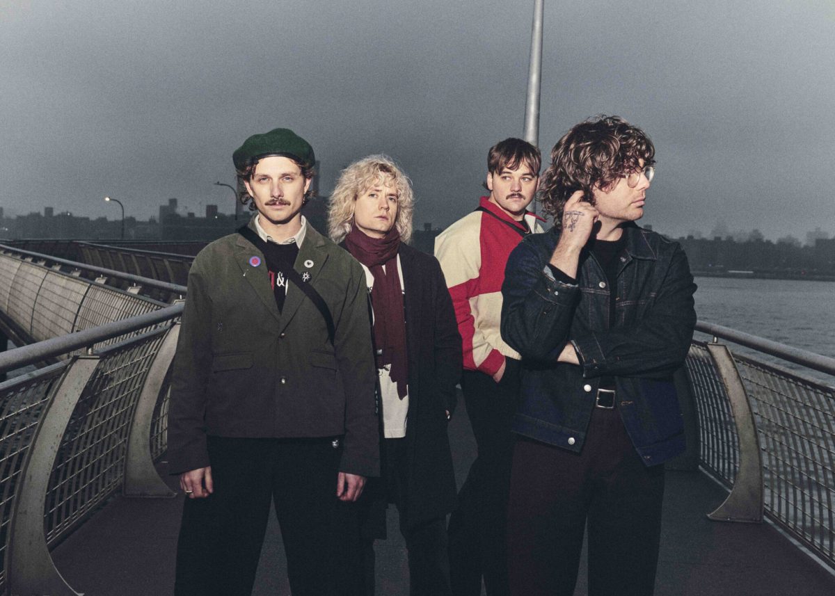 “Les vacances reviennent avec le nouveau single 'Holy Grail' et une tournée mondiale”