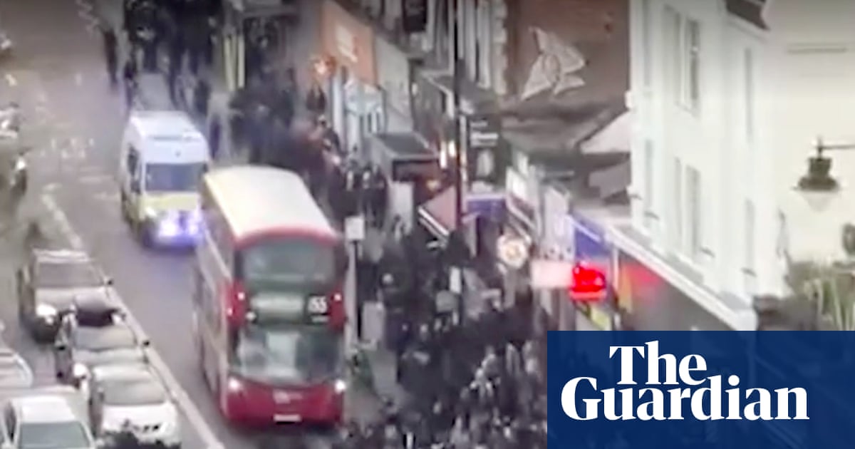 « Les jeunes veulent se rassembler » : les experts réagissent au rassemblement massif d'adolescents à Clapham | jeunesse