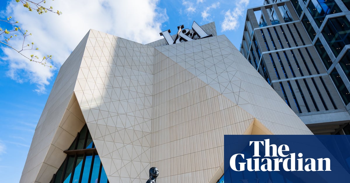 V&A fait face à des appels pour devenir un employeur au salaire vital à la veille de l'ouverture de Stratford | VIRGINIE