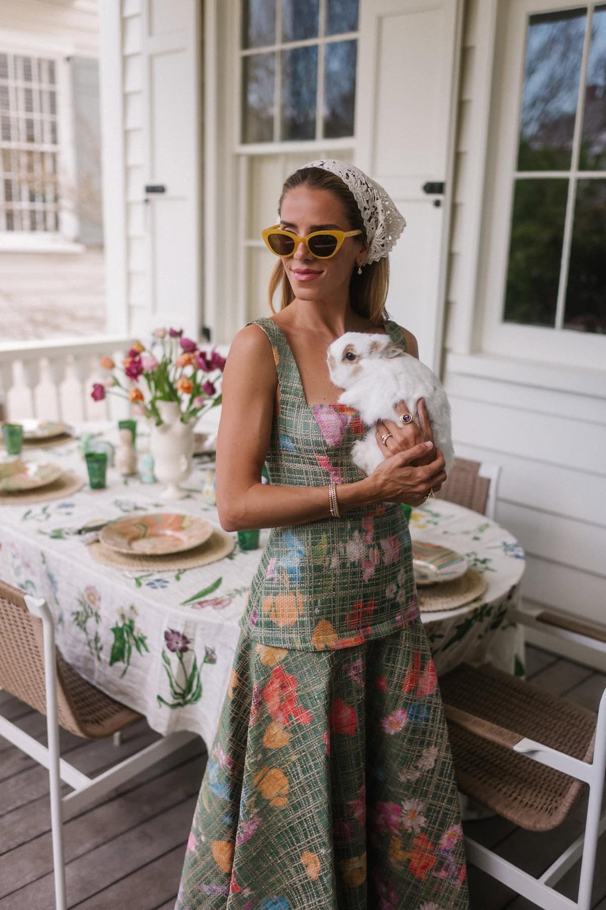 robe de printemps florale verte foulard au crochet paysage de table de printemps
