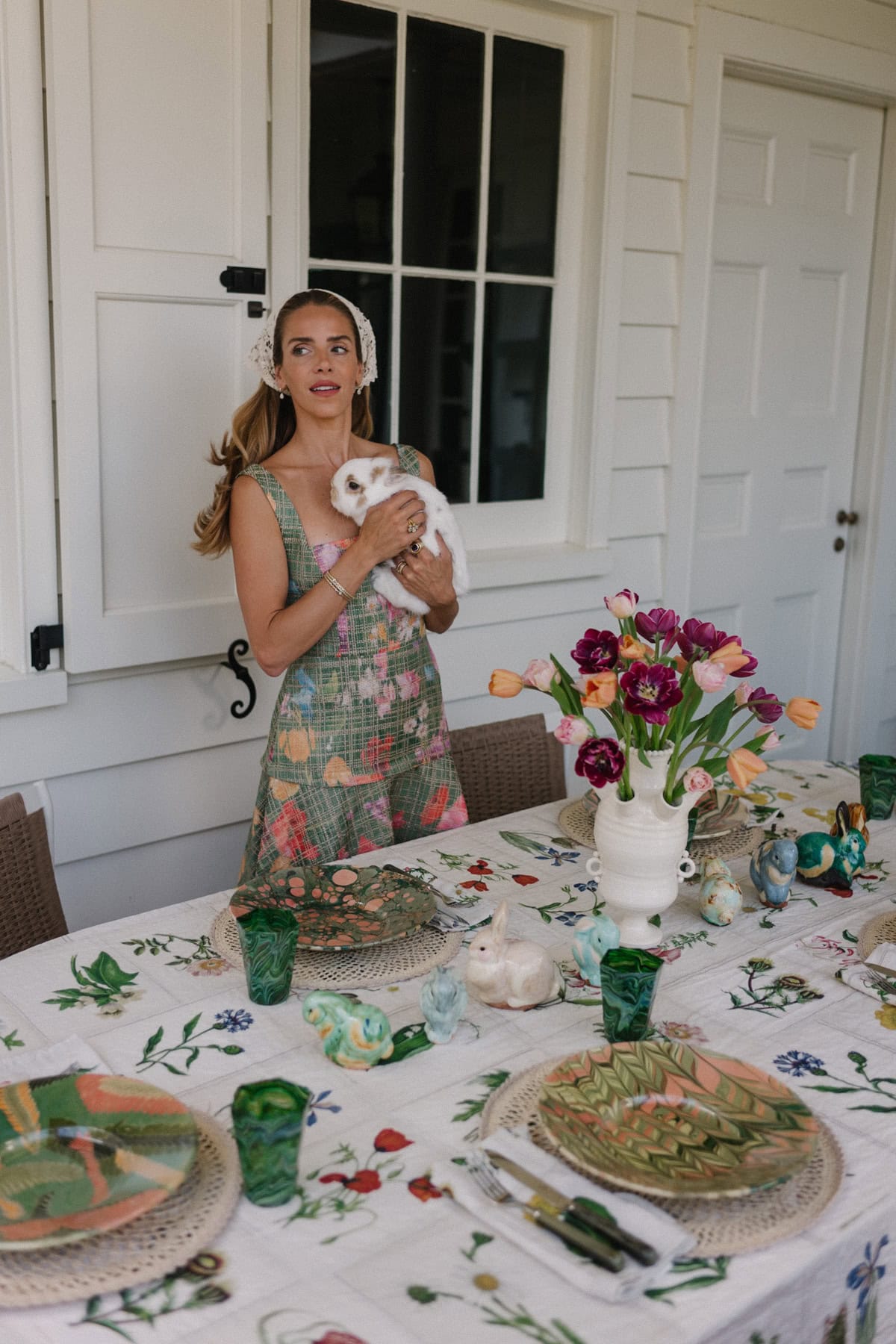 robe de printemps florale verte foulard au crochet paysage de table de printemps