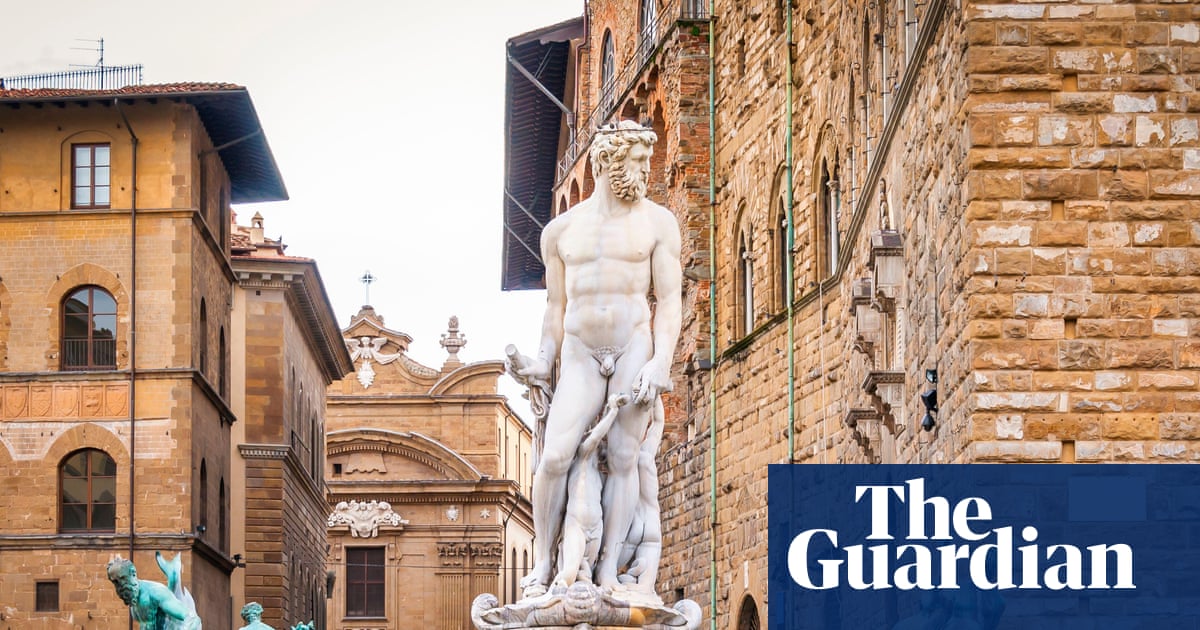 Un touriste accusé d'avoir endommagé une fontaine florentine historique lors d'une farce avant le mariage | Italie