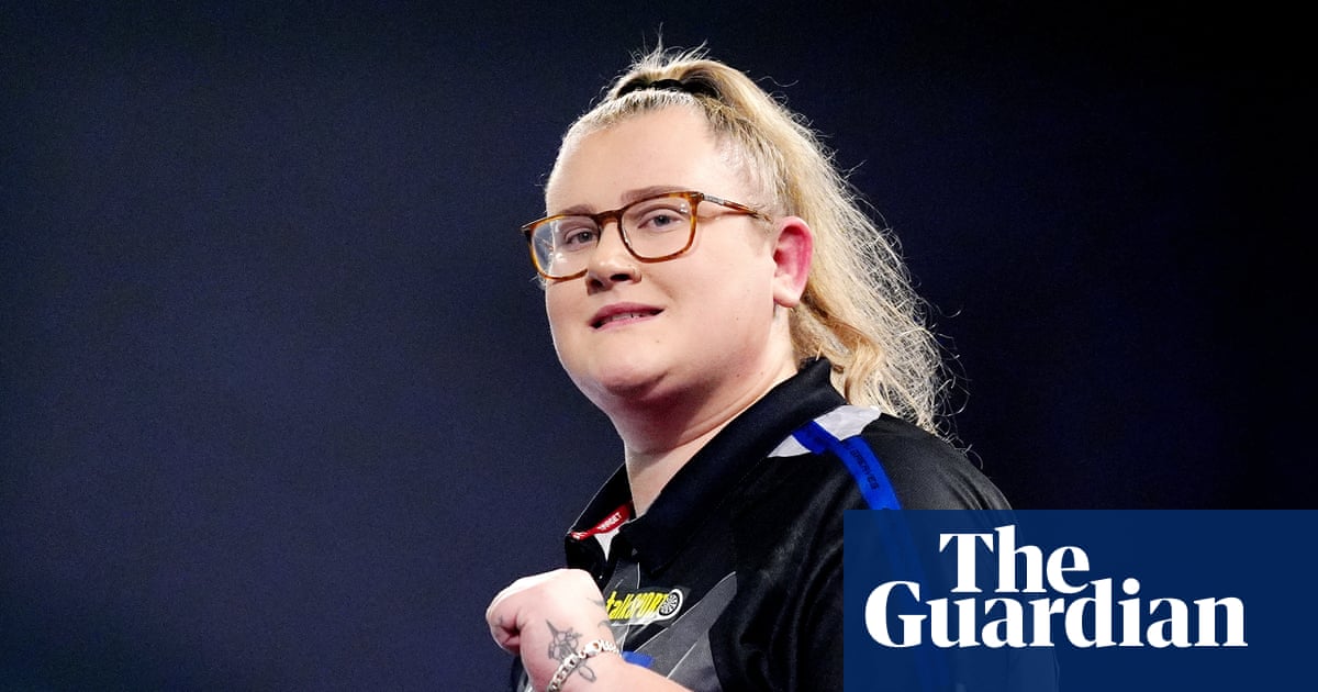 « Je suis si fière » : Beau Greaves entre dans l'histoire en tant que première femme à remporter le titre du classement PDC | fléchettes