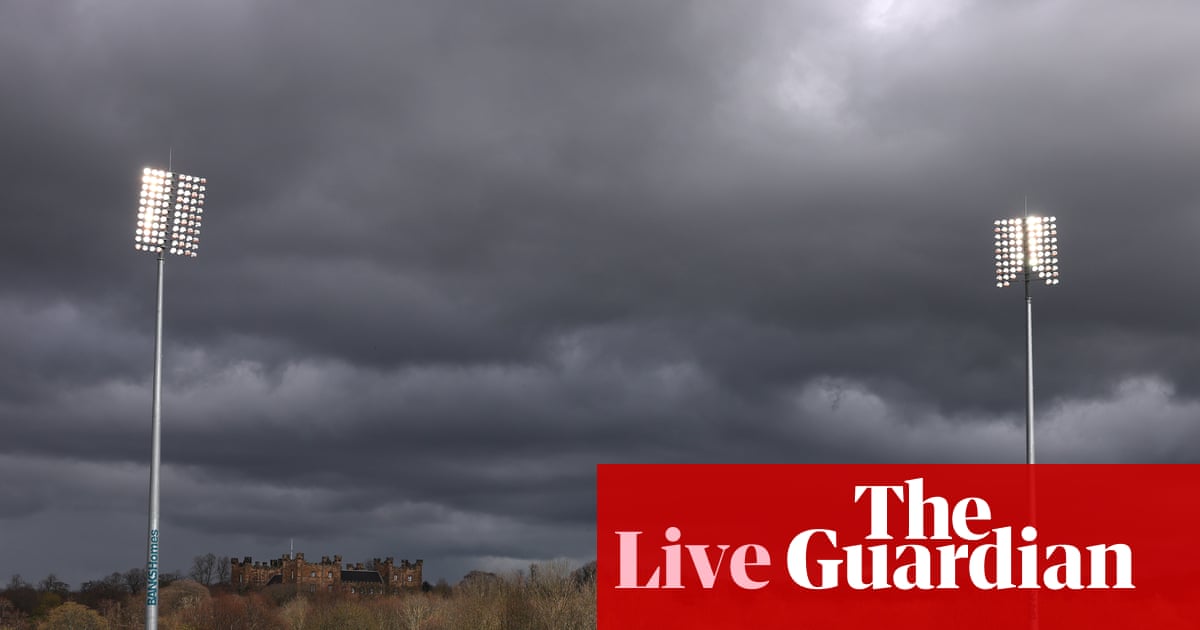 Troisième jour de cricket du comté : Durham déclare le terrain dangereux après les dommages causés par la tempête Dave – en direct | Championnat de district