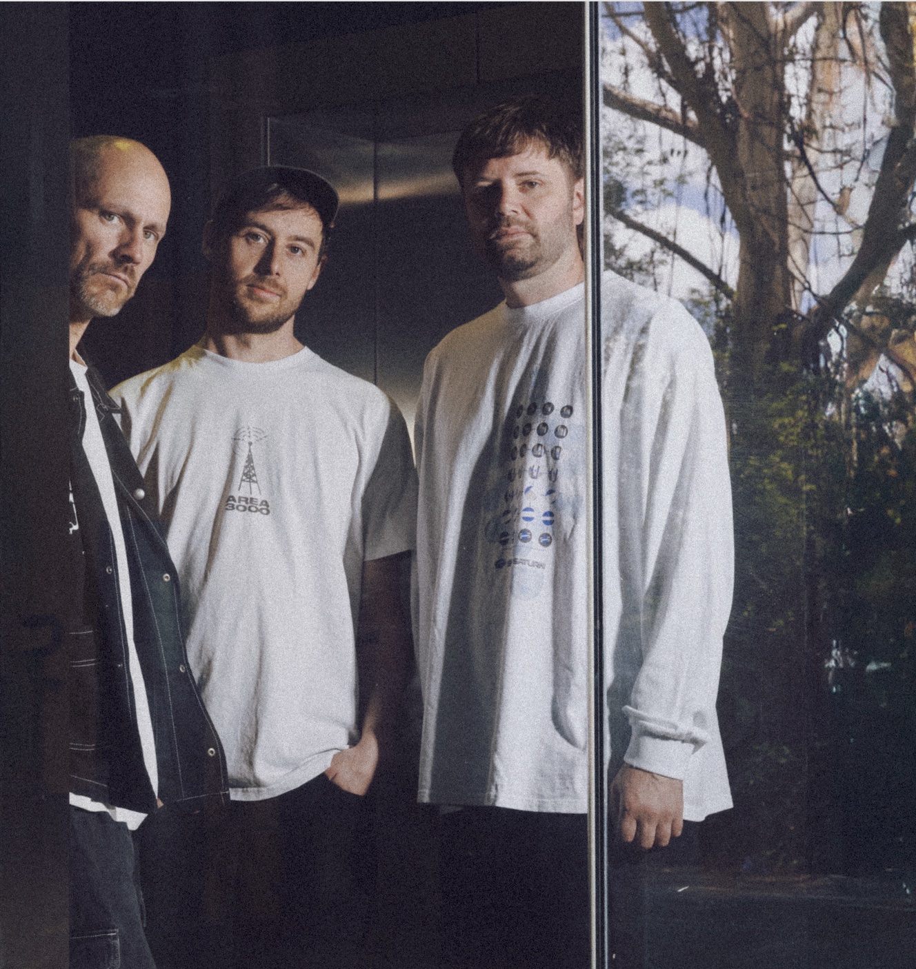 ^ “Hermitude sort son huitième album HUIT”