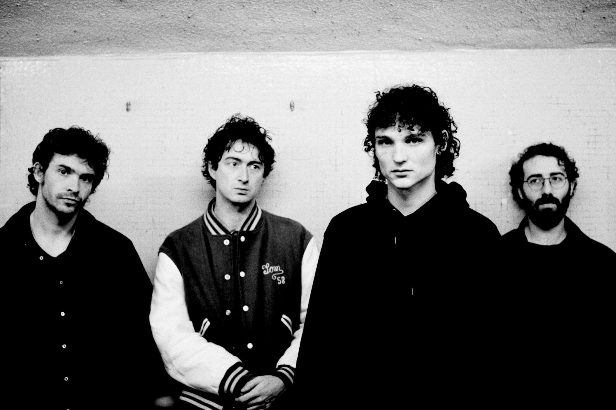 ^ “YHWH Nailgun ramène un spectacle live agressif en Australie et en Nouvelle-Zélande”