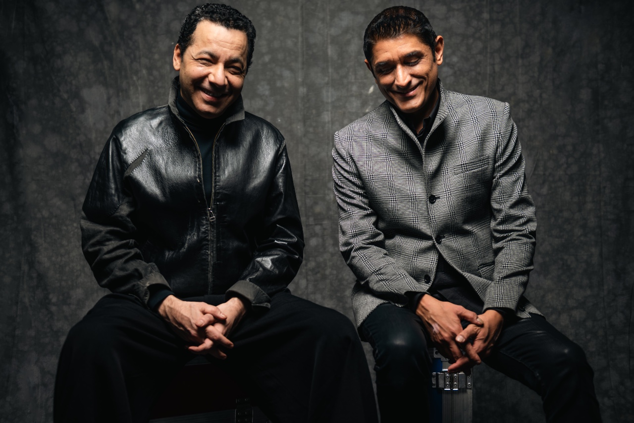 ^ “Midival Punditz sort un nouvel album Love & Machines”