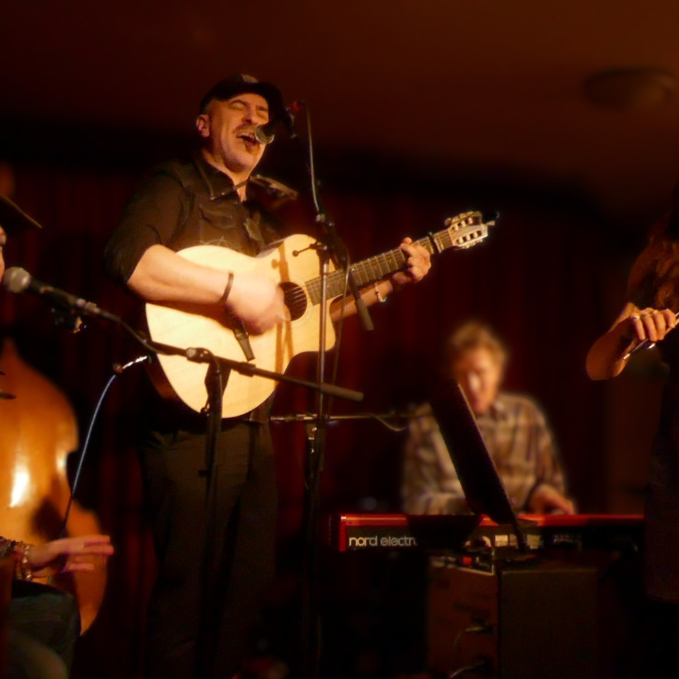 Revue en direct : Rob Corcoran et The Necessary Evils offrent une nuit de courage, d'espoir et de vérité // Green Note Londres// 3 avril 2026