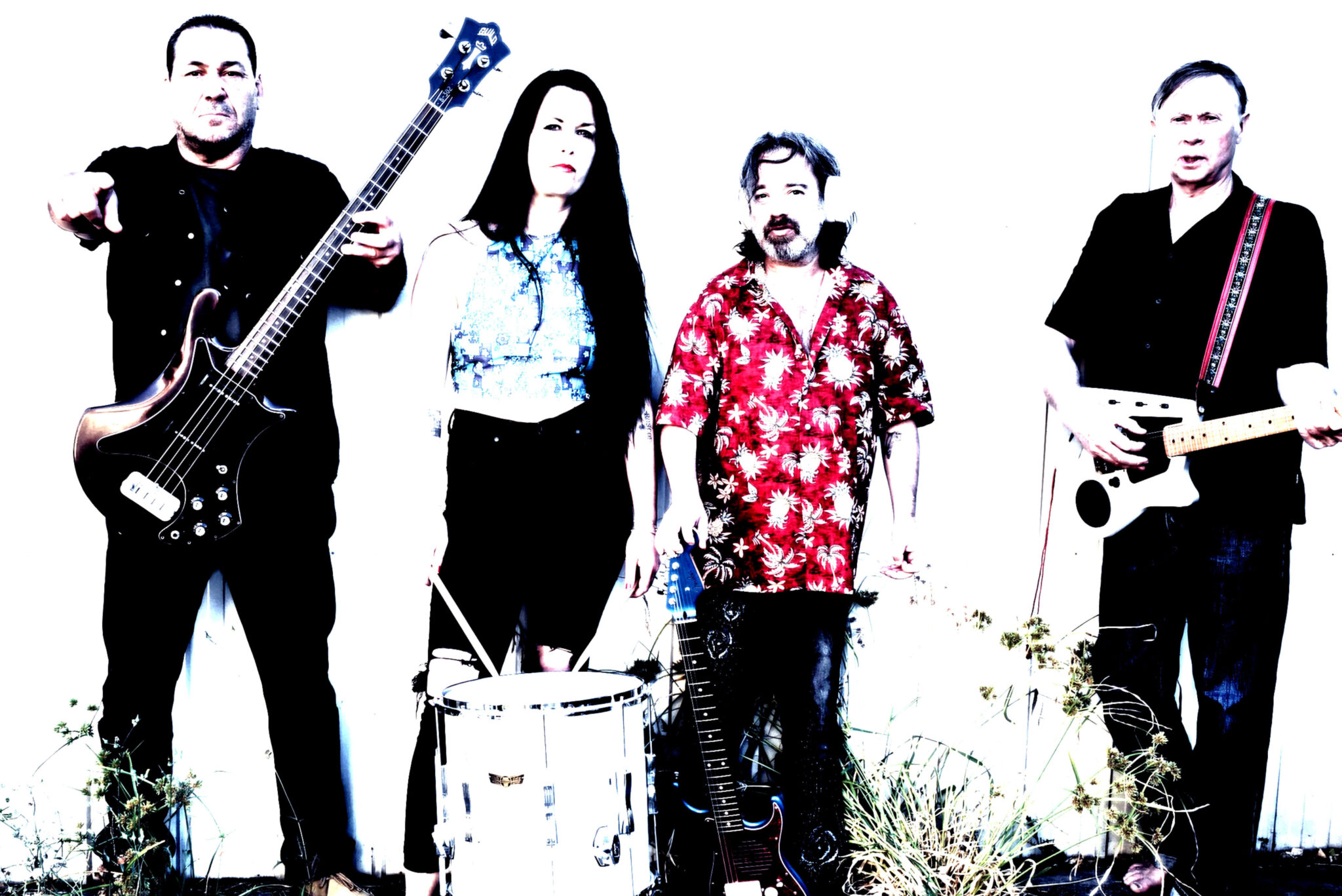 Titre : Supergoup Fancy Weapon revient avec son deuxième single, le simple et décontracté « Squirmin' Merman ».