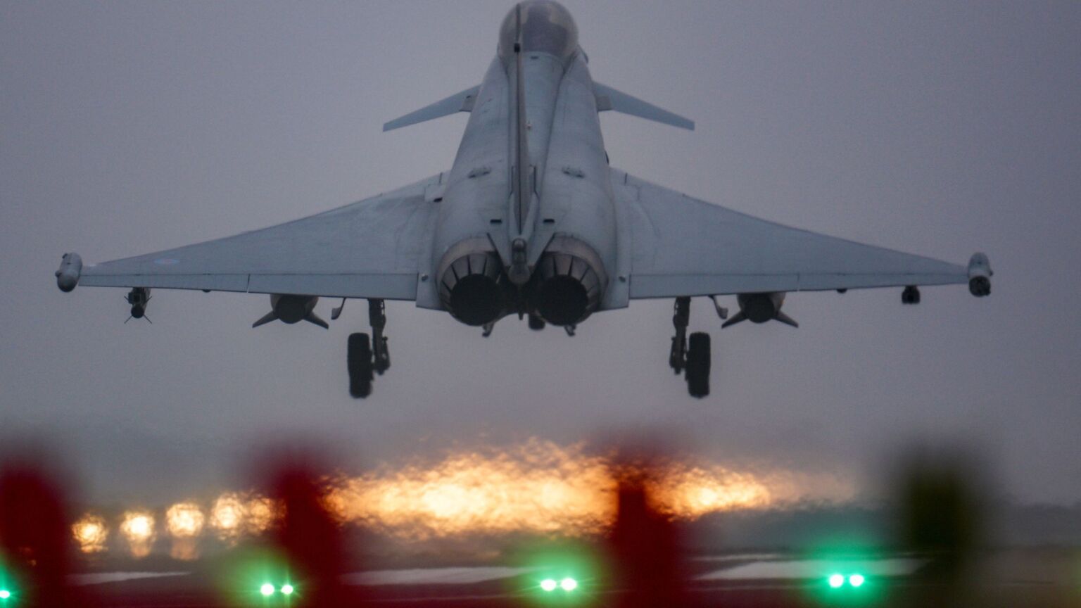 Pourquoi la RAF suspend-elle les cadets qui critiquent l’Islam ?