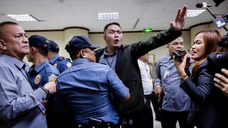 Coups de feu tirés contre le Sénat philippin après deux jours de confrontation entre le sénateur et les autorités – vidéo