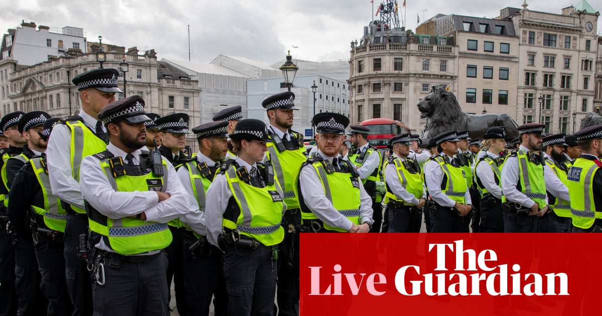 4 000 policiers supplémentaires à Londres alors que la police se prépare à des marches d'extrême droite et pro-palestiniennes – en direct | Londres