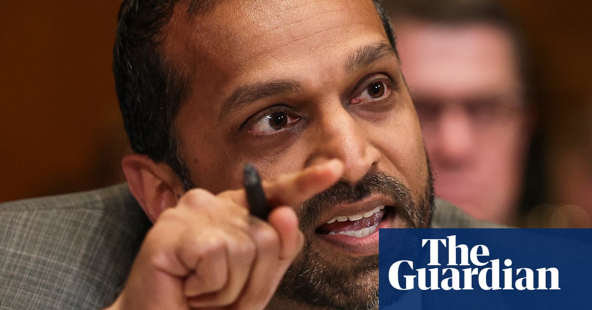 Kash Patel nie les allégations de consommation excessive d'alcool, les qualifiant de « farce totale » lors d'une audience au Sénat | Administration Trump
