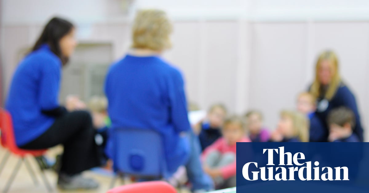 En Angleterre, les crèches facturent des frais supplémentaires pour combler les déficits de financement, selon les militants.