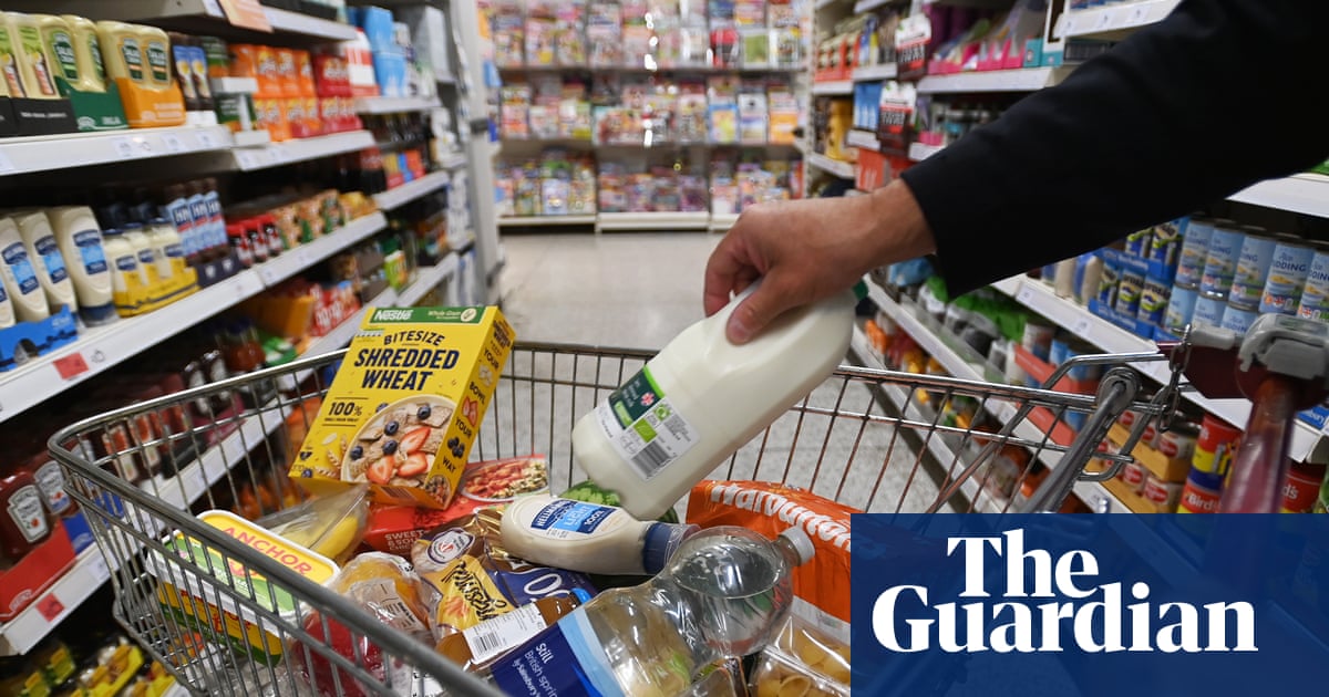 Les supermarchés britanniques sont invités à envisager un plafonnement volontaire des prix des aliments essentiels | supermarchés