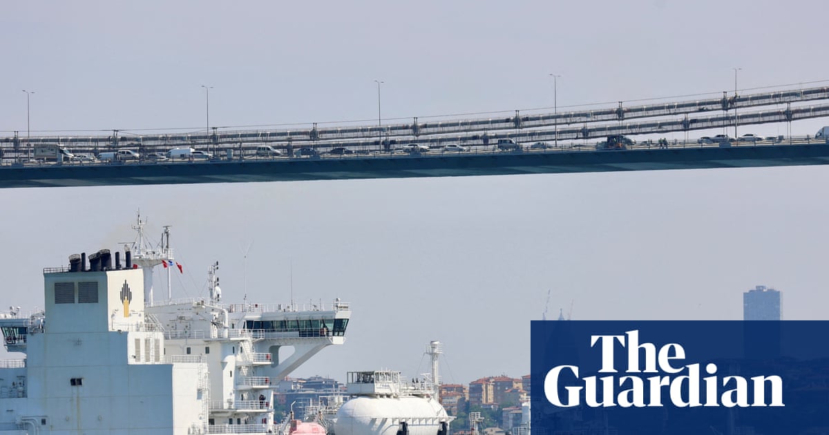 La Grande-Bretagne assouplit les sanctions sévères sur le brut russe alors que les prix du pétrole montent en flèche | Politique commerciale