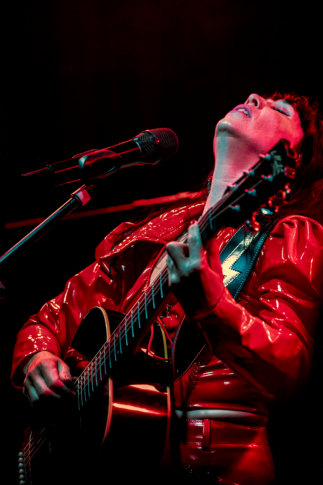 Galerie en direct : Katy Steele apporte une intimité « dévêtue » au Northcote Social Club avec Queenie 02/05/2026
