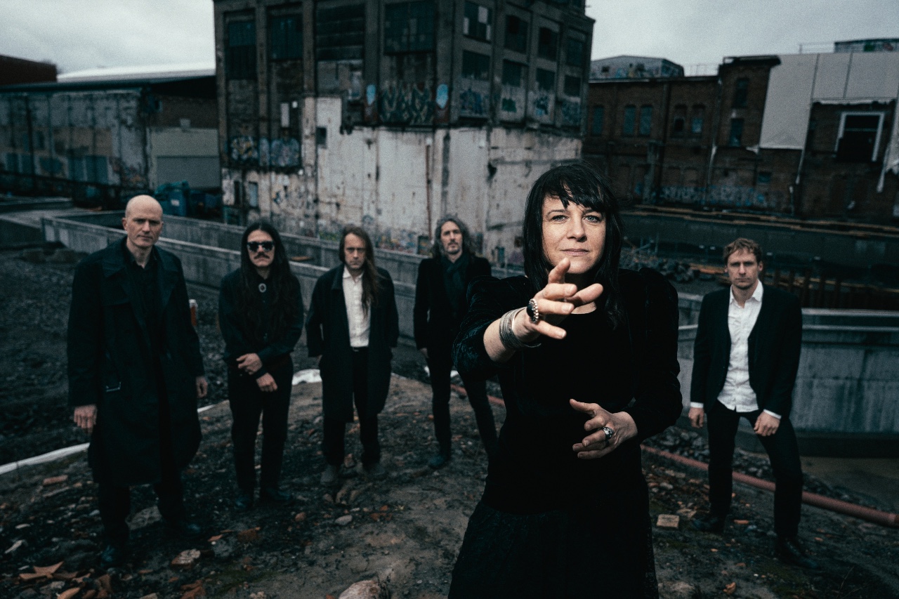« Gothenburg Alt-Rockers Divers partage « The Hunt » avant l'EP Shapeshifting »