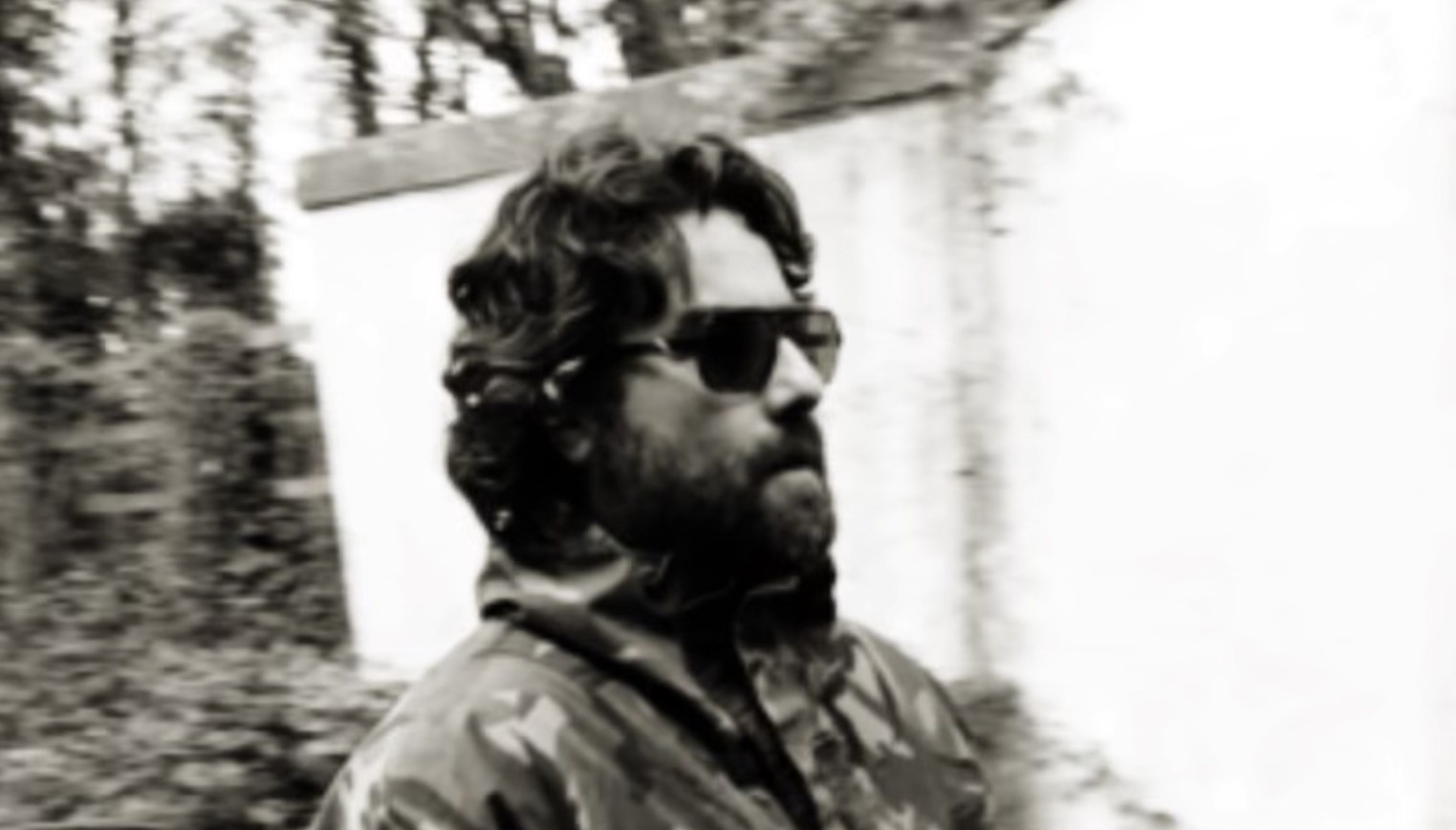 ^ “Greet The Chief revient avec un nouvel EP explosif” Same Planet, Different Worlds “”.