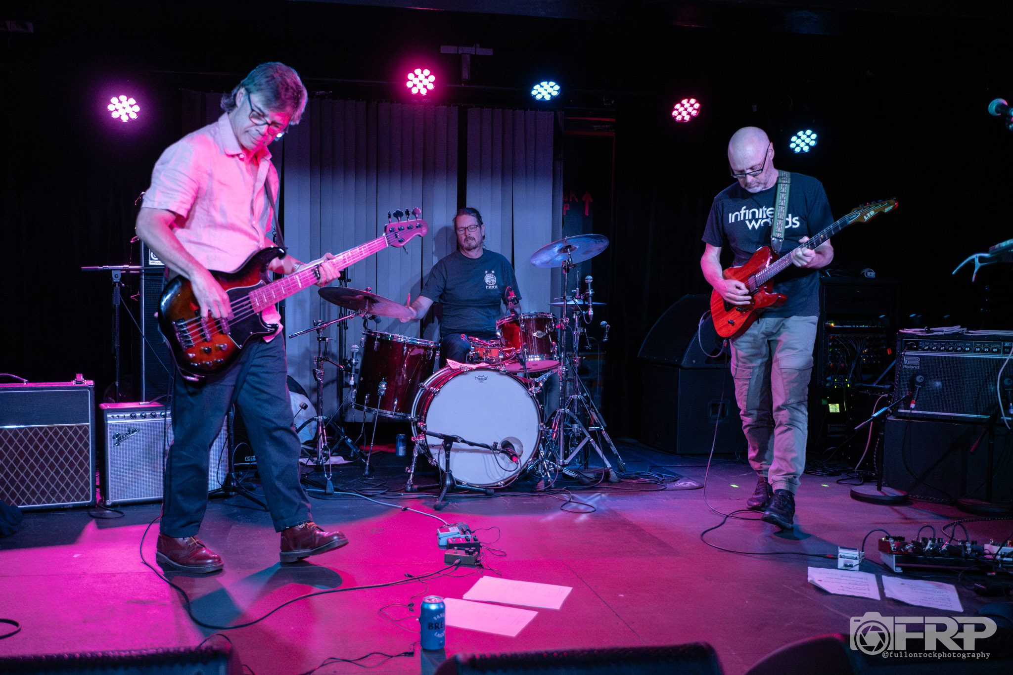 Revue en direct et galerie : All India Radio diffuse sa majesté éthérée en direct, alimentée par Dvrkworld et Dededed, Altar Bar, Hobart, 14 mai 2026