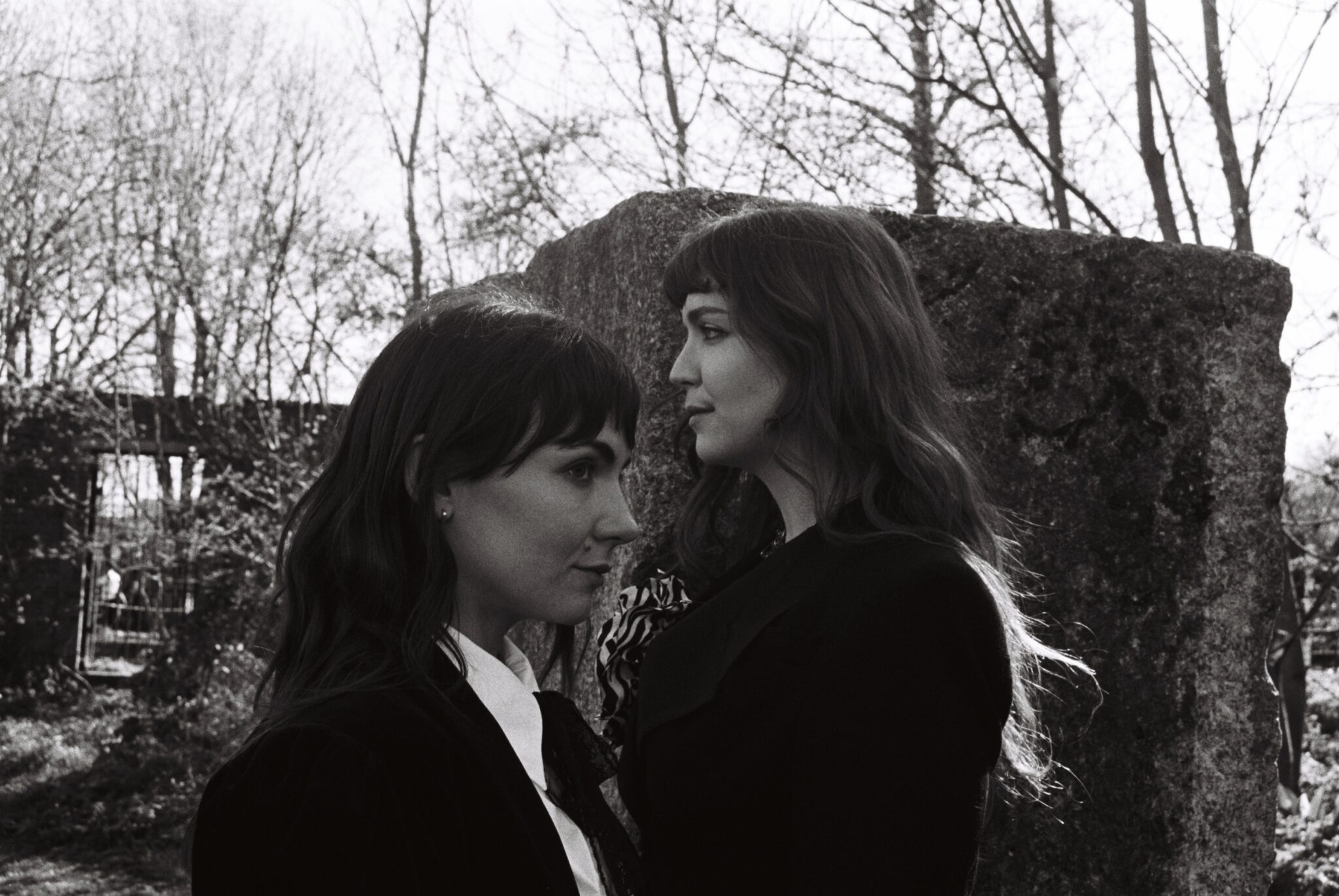 Titre : Le duo londonien Fishwife mélange cinéma d’horreur et indie rock sur « All Good Wives »