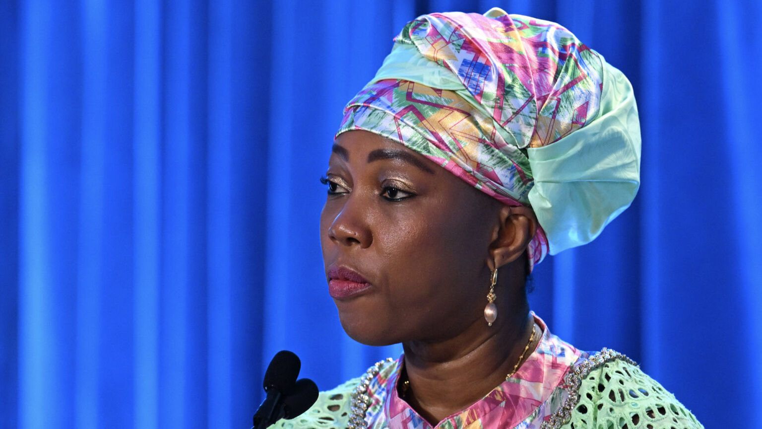 Pourquoi la Première Dame de Sierra Leone possède-t-elle un appartement social à Londres ?