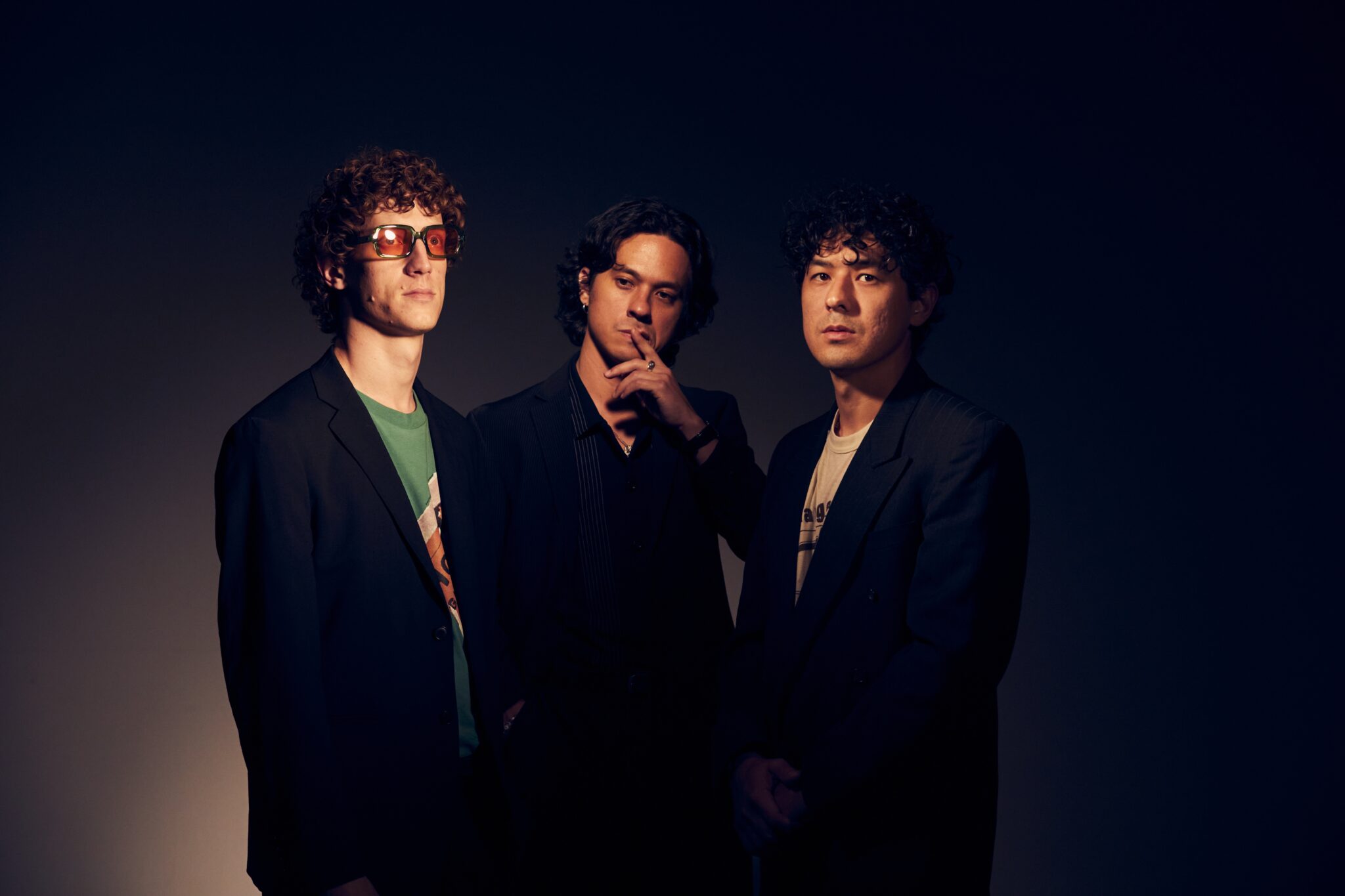 ^ “Last Dinosaurs annonce une tournée australienne pour célébrer 10 ans de bien-être”