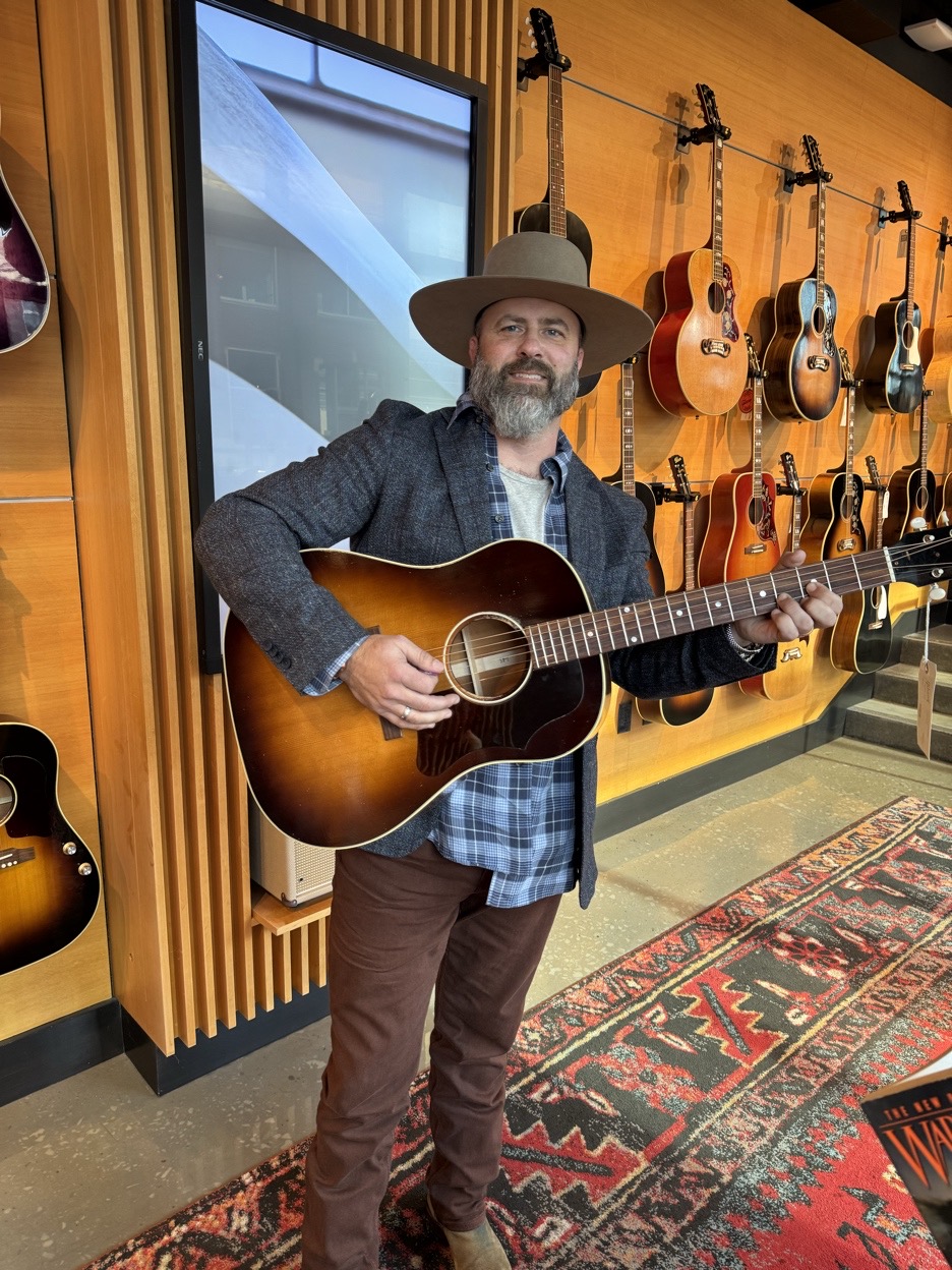 News : L'auteur-compositeur-interprète de l'Indiana, Michael Paul Binz, sort son nouveau single « Plenty »